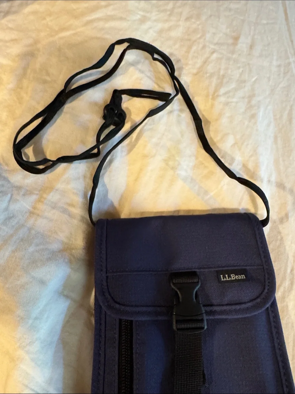 L.L.Bean Navy Blue Travel passport Toiletry Pouch lanyard